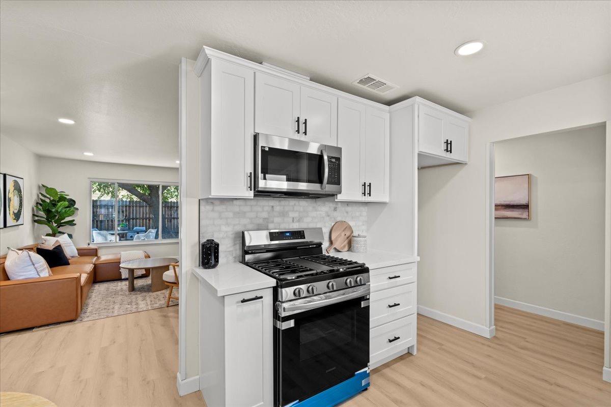 Detail Gallery Image 10 of 21 For 453 Arcade Blvd, Sacramento,  CA 95815 - 4 Beds | 2 Baths