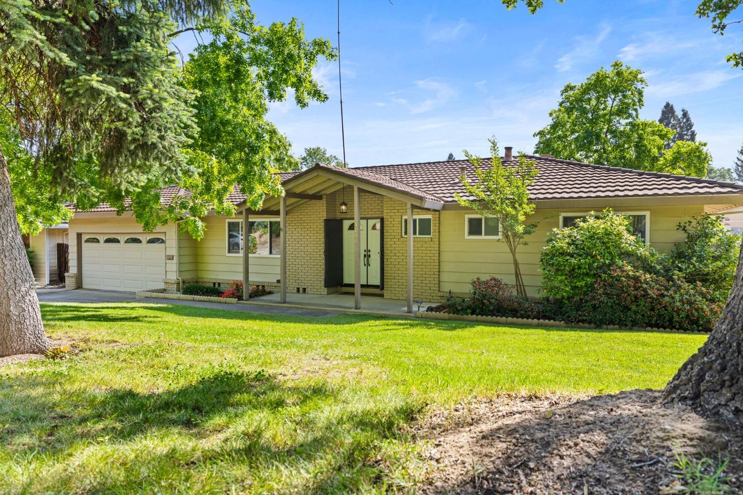 Detail Gallery Image 1 of 46 For 5038 Illinois Ave, Fair Oaks,  CA 95628 - 4 Beds | 2 Baths