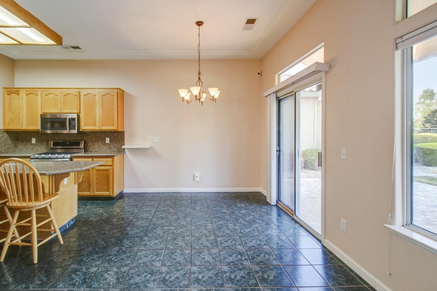 Detail Gallery Image 13 of 37 For 614 Fairway Dr, Ione,  CA 95640 - 2 Beds | 2 Baths