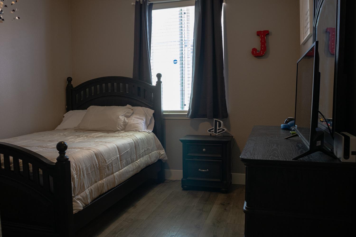 Detail Gallery Image 11 of 39 For 1731 Crystal Ct, Los Banos,  CA 93635 - 4 Beds | 2 Baths