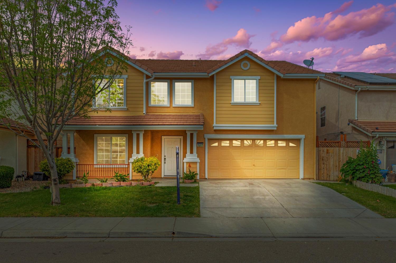Detail Gallery Image 1 of 45 For 1201 Yellowhammer Dr, Patterson,  CA 95363 - 5 Beds | 3 Baths