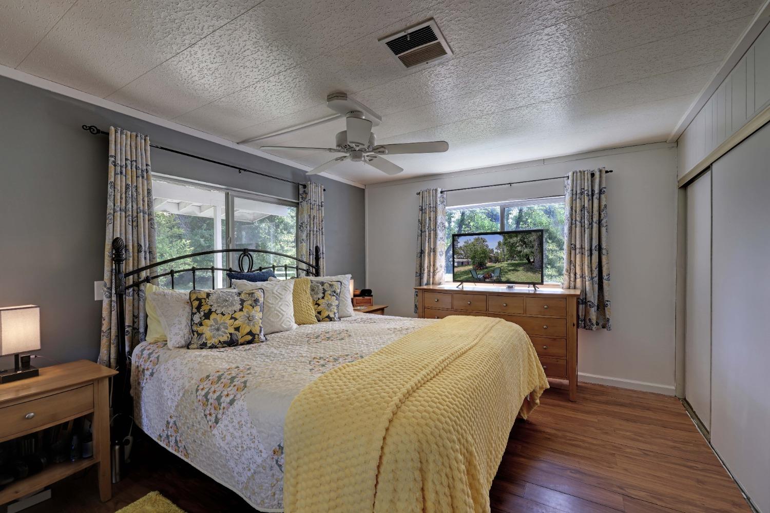 Detail Gallery Image 11 of 23 For 10160 Penn Oak Ln, Rough And Ready,  CA 95975 - 3 Beds | 2 Baths