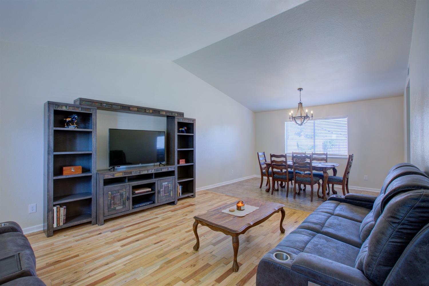 Detail Gallery Image 14 of 59 For 1473 Sandy Creek Dr, Newman,  CA 95360 - 4 Beds | 3 Baths