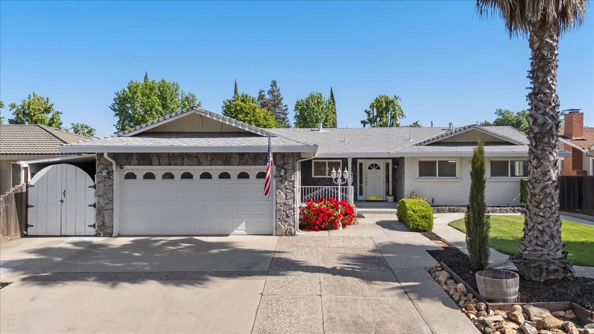 Detail Gallery Image 4 of 51 For 2501 Continental Dr, Modesto,  CA 95355 - 3 Beds | 2 Baths