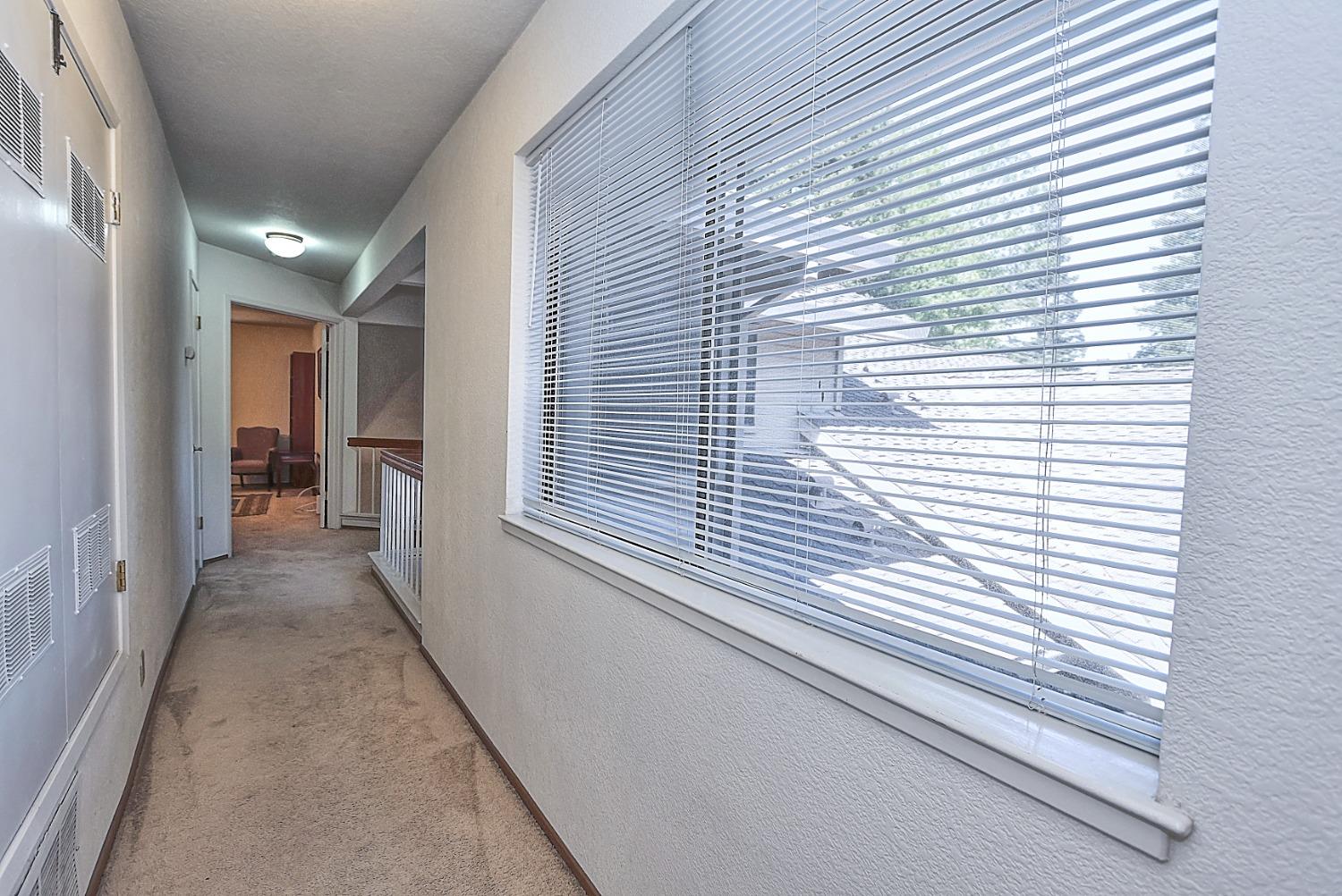 Detail Gallery Image 36 of 69 For 1982 University Park Dr, Sacramento,  CA 95825 - 3 Beds | 2/1 Baths