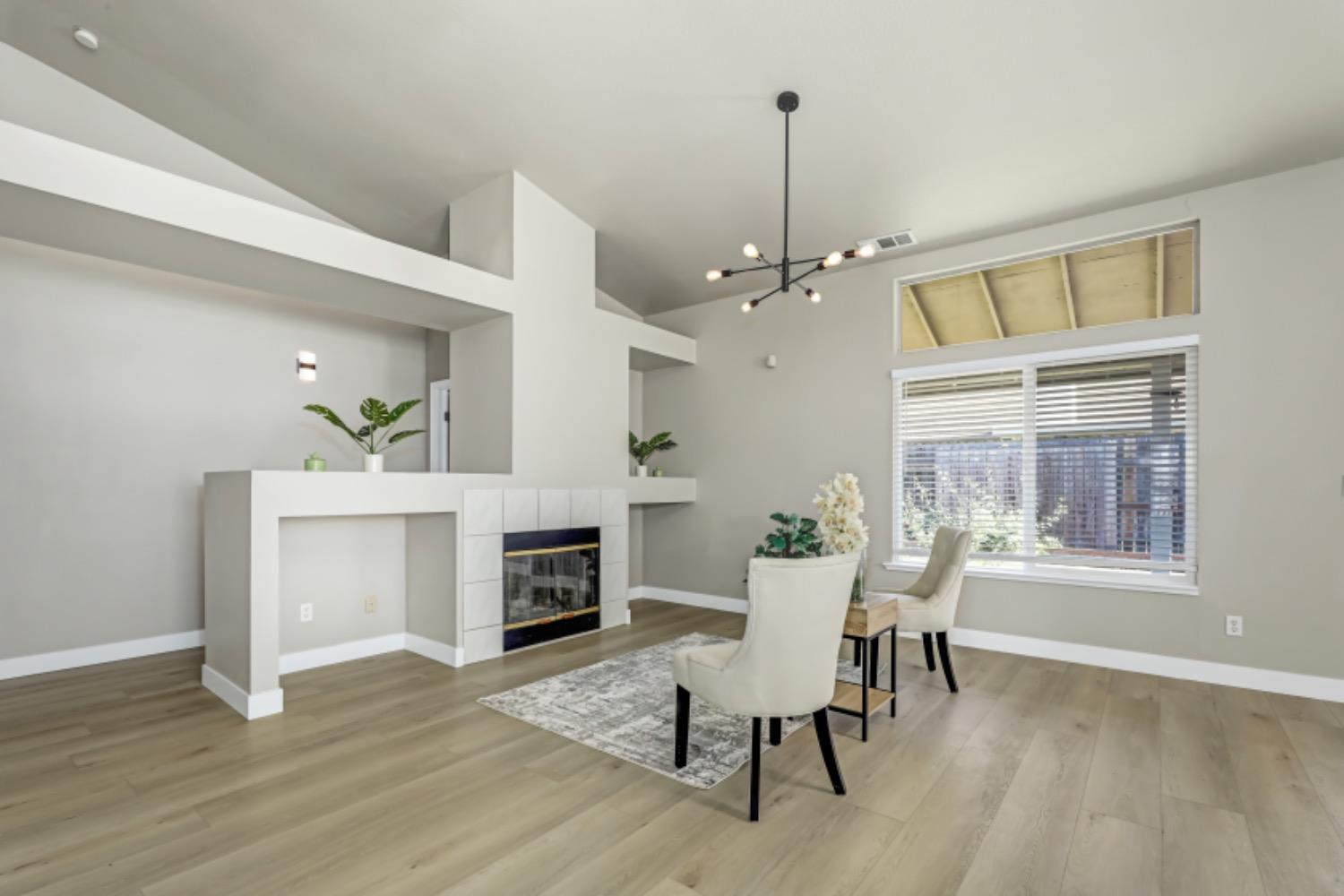 Detail Gallery Image 5 of 31 For 5521 Rightwood Way, Sacramento,  CA 95823 - 4 Beds | 2 Baths