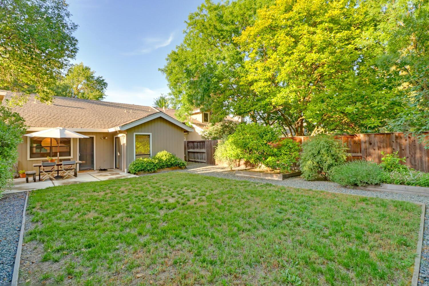 Oyster Bay Avenue, Davis, California image 43