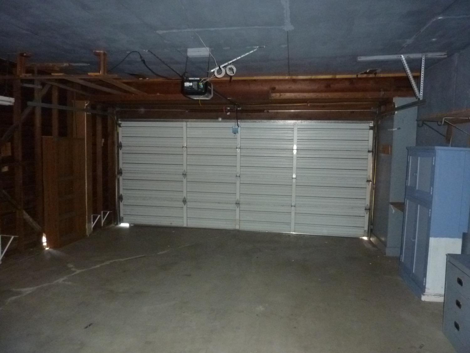 Detail Gallery Image 9 of 15 For 2059 Country Club Blvd, Stockton,  CA 95204 - 3 Beds | 1 Baths