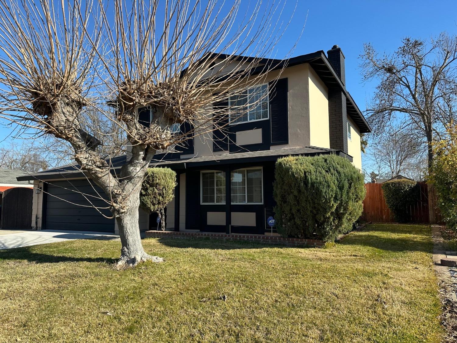 Detail Gallery Image 2 of 29 For 4700 Ravenstone Way, Sacramento,  CA 95842 - 4 Beds | 2/1 Baths