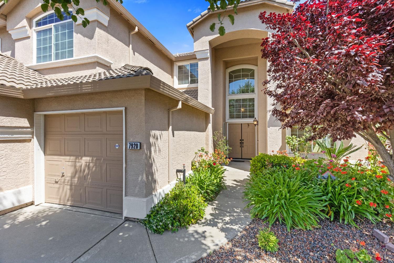 Detail Gallery Image 4 of 62 For 7920 Tetotom Park Way, Antelope,  CA 95843 - 5 Beds | 3 Baths