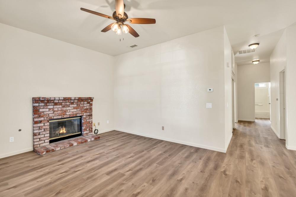 Detail Gallery Image 7 of 37 For 9255 Guillermina Ct, Elk Grove,  CA 95758 - 3 Beds | 2 Baths