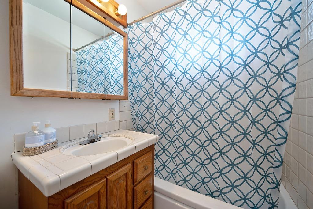 Detail Gallery Image 10 of 34 For 5328 Kenneth Ave, Carmichael,  CA 95608 - 3 Beds | 2 Baths