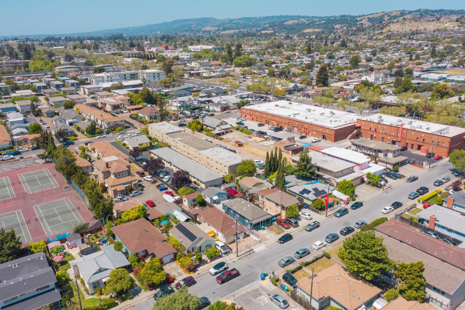 Detail Gallery Image 43 of 48 For 1305 144th Ave, San Leandro,  CA 94578 - 2 Beds | 2/1 Baths