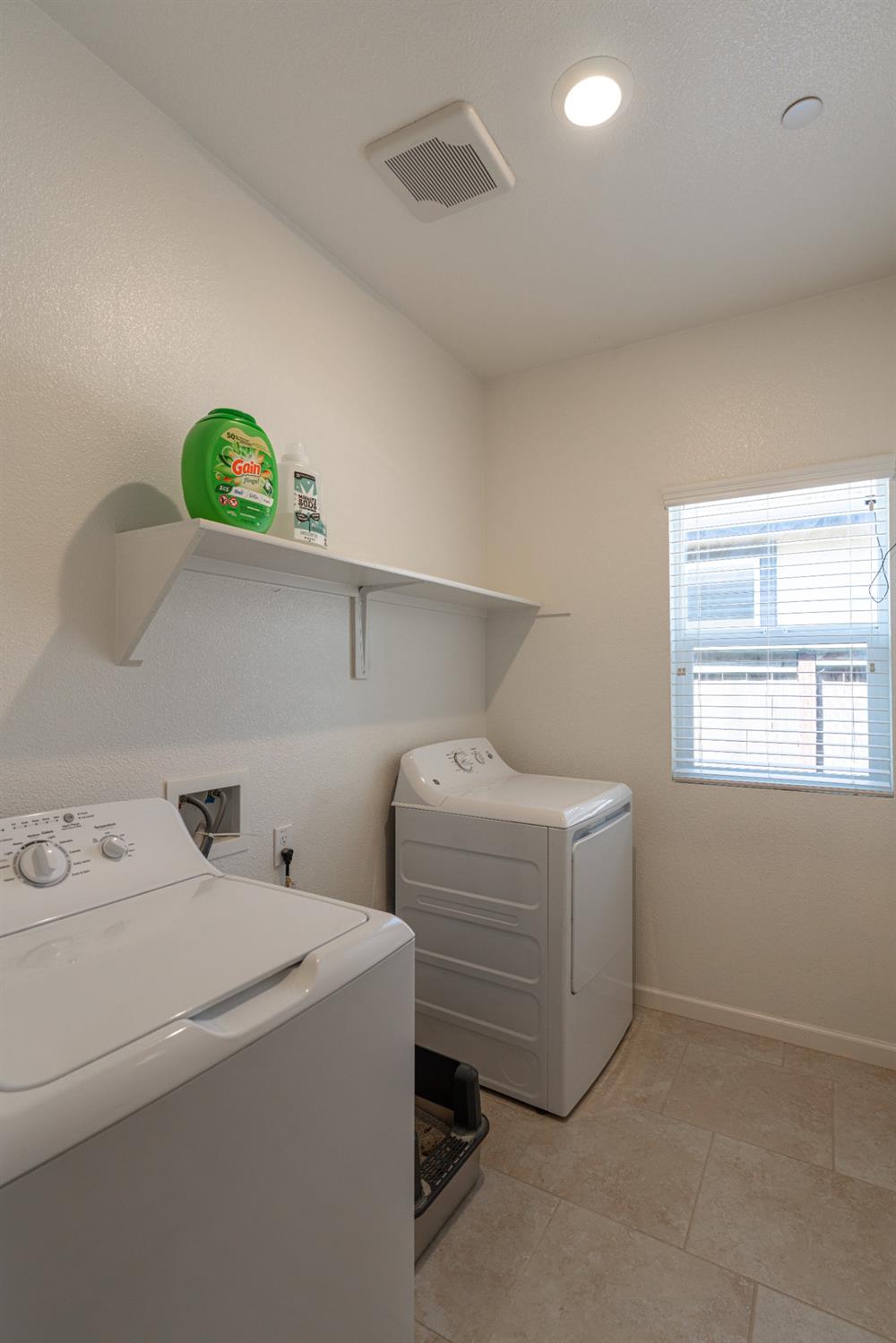 Detail Gallery Image 40 of 56 For 2050 Danforth Way, Plumas Lake,  CA 95961 - 4 Beds | 3 Baths