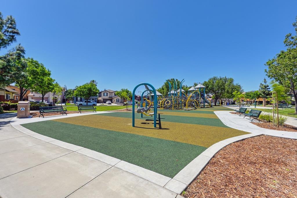 Detail Gallery Image 37 of 38 For 16796 English Country Trl, Lathrop,  CA 95330 - 4 Beds | 3 Baths