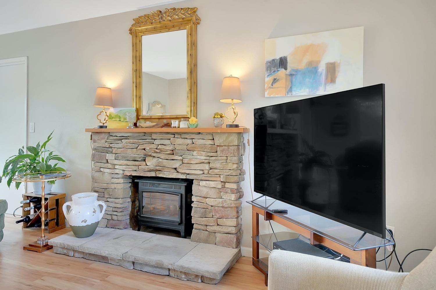 Detail Gallery Image 5 of 63 For 8912 Ramstad Ave, Fair Oaks,  CA 95628 - 3 Beds | 1 Baths