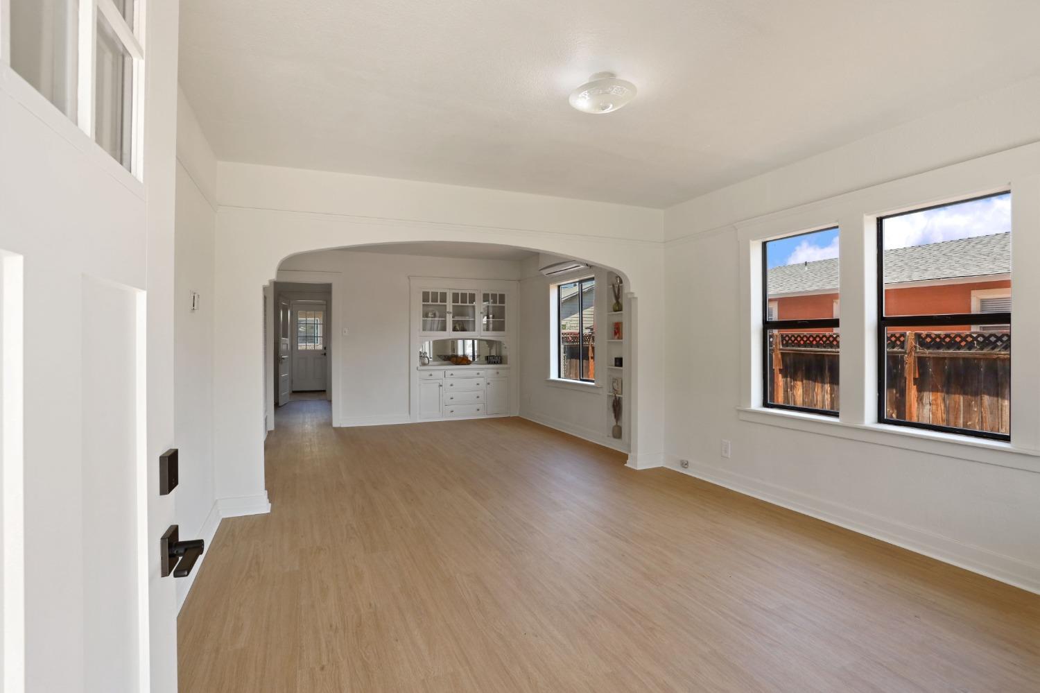 Detail Gallery Image 6 of 25 For 11 E 1st St, Tracy,  CA 95376 - 2 Beds | 1 Baths