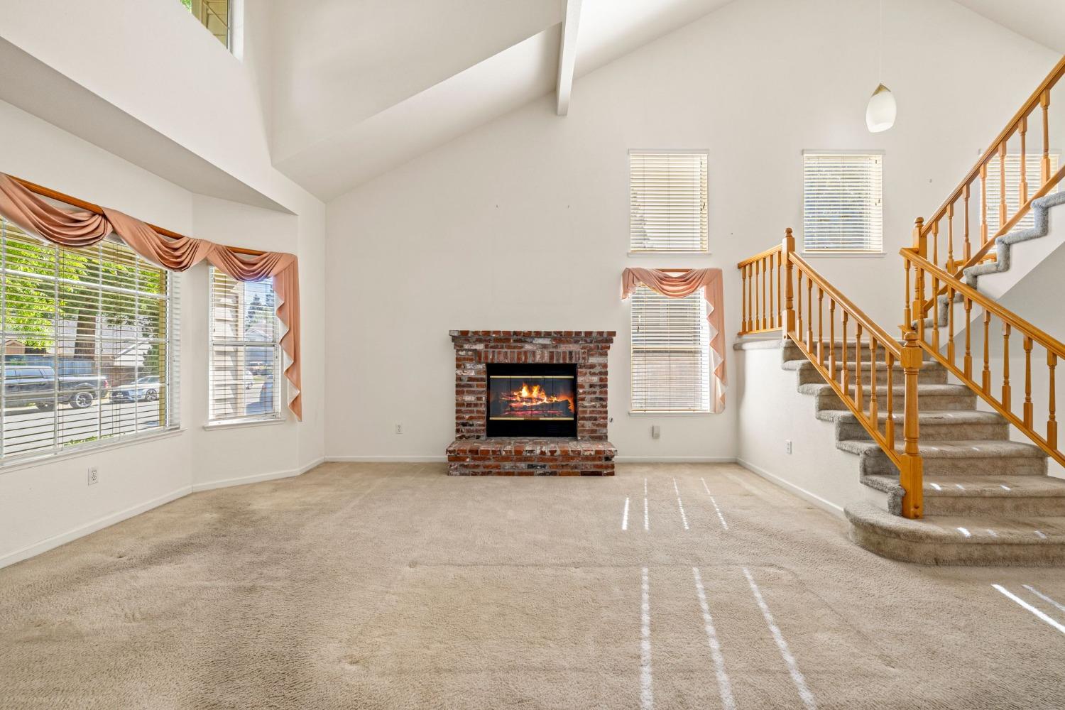 Detail Gallery Image 3 of 56 For 2936 Trigo Way, Sacramento,  CA 95833 - 3 Beds | 2/1 Baths
