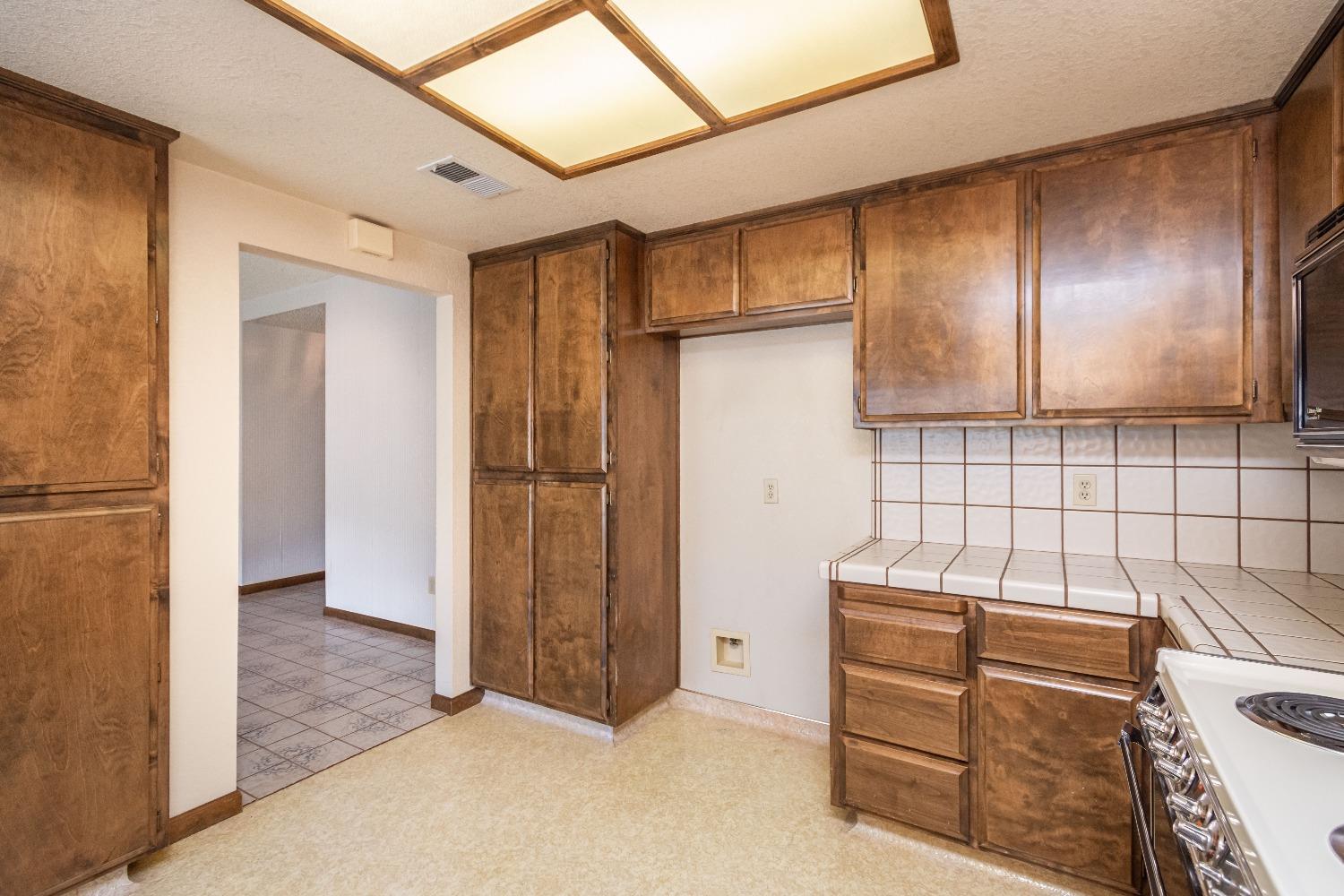 Detail Gallery Image 24 of 31 For 1207 Cedar Tree Way, Sacramento,  CA 95831 - 2 Beds | 2 Baths