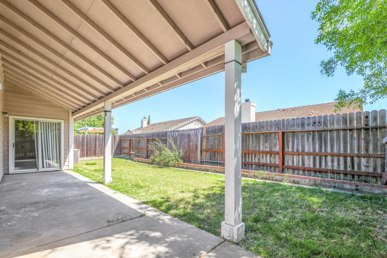 Detail Gallery Image 26 of 31 For 5521 Rightwood Way, Sacramento,  CA 95823 - 4 Beds | 2 Baths
