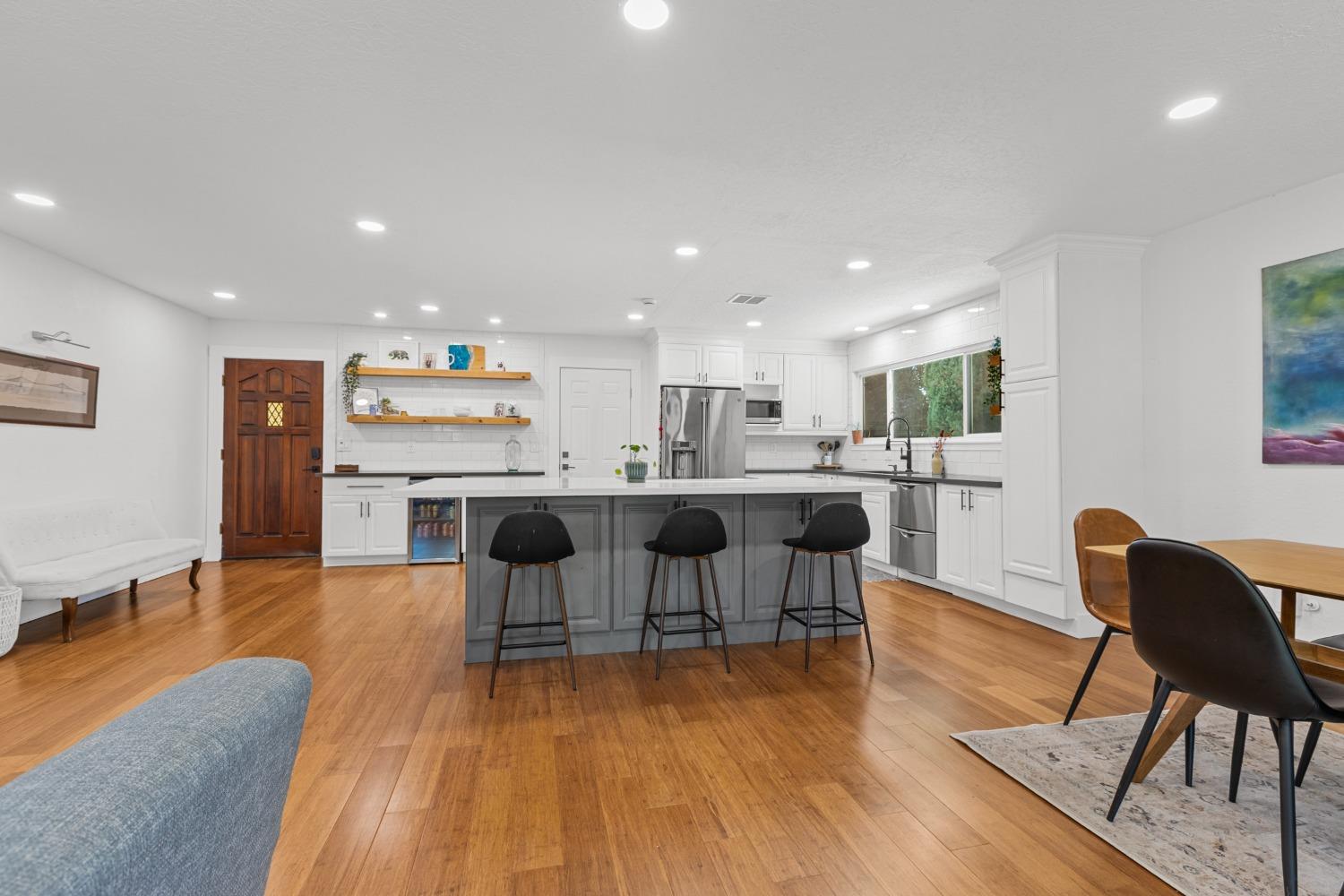 Detail Gallery Image 8 of 38 For 7889 Olive St, Fair Oaks,  CA 95628 - 3 Beds | 2 Baths