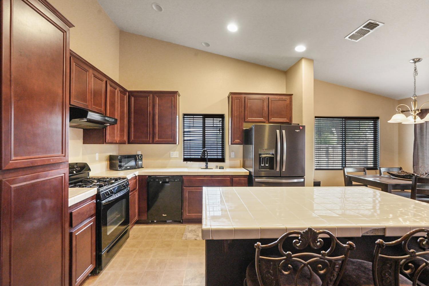Detail Gallery Image 13 of 43 For 13706 Yerba Buena Ave, Gustine,  CA 95322 - 4 Beds | 2 Baths