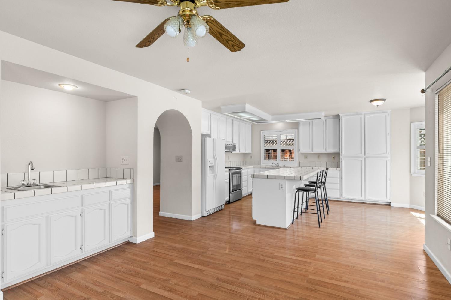 Detail Gallery Image 13 of 34 For 1430 Harvest Ln, Tracy,  CA 95376 - 5 Beds | 3 Baths
