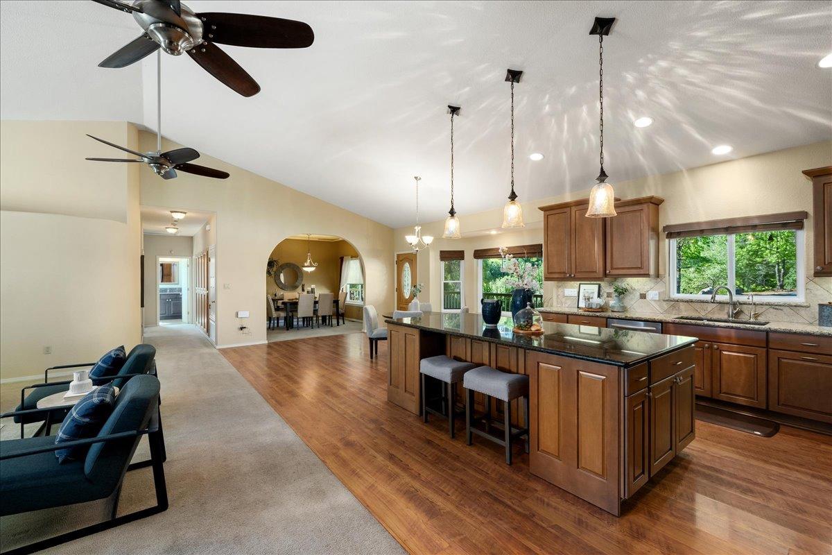 Detail Gallery Image 11 of 69 For 150 Spring Ln, Newcastle,  CA 95658 - 3 Beds | 3 Baths