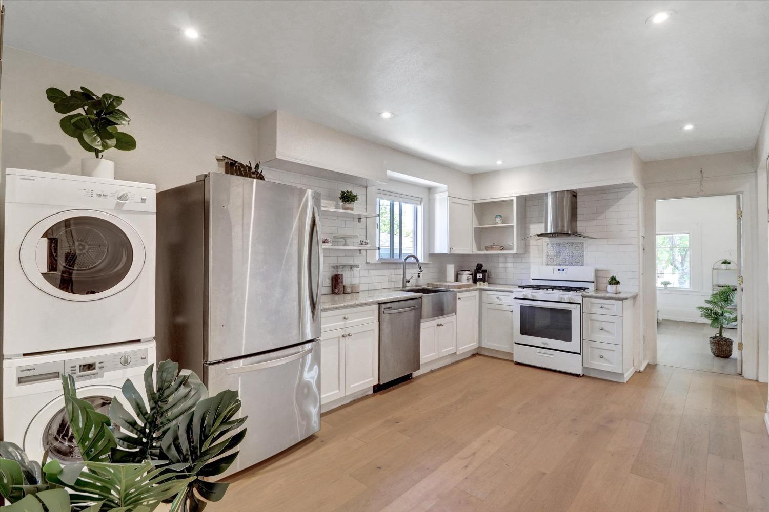 Detail Gallery Image 15 of 38 For 1412 E 32 St, Oakland,  CA 94602 - 3 Beds | 2 Baths