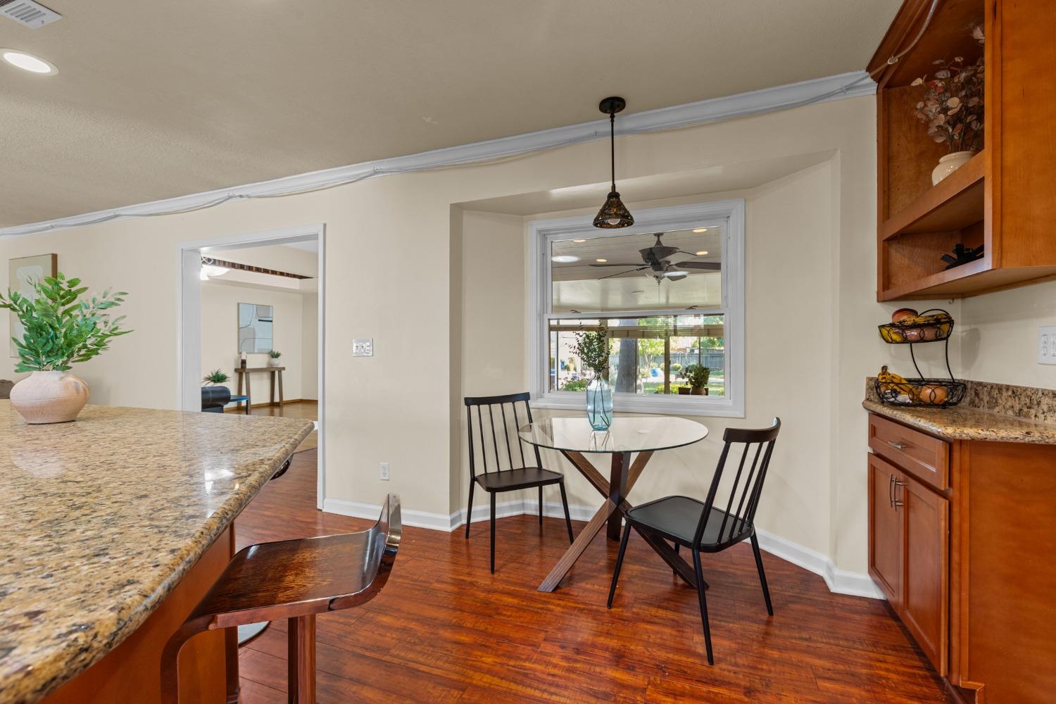 Detail Gallery Image 9 of 59 For 3800 Winona Way, North Highlands,  CA 95660 - 5 Beds | 3 Baths