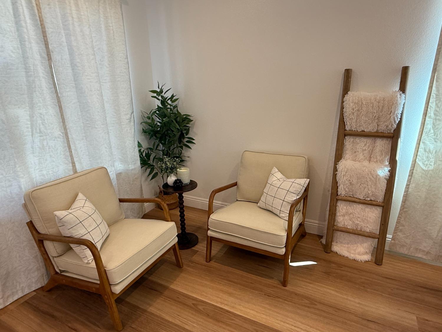 Detail Gallery Image 7 of 26 For 571 Jason Dr, Turlock,  CA 95380 - 3 Beds | 2/1 Baths