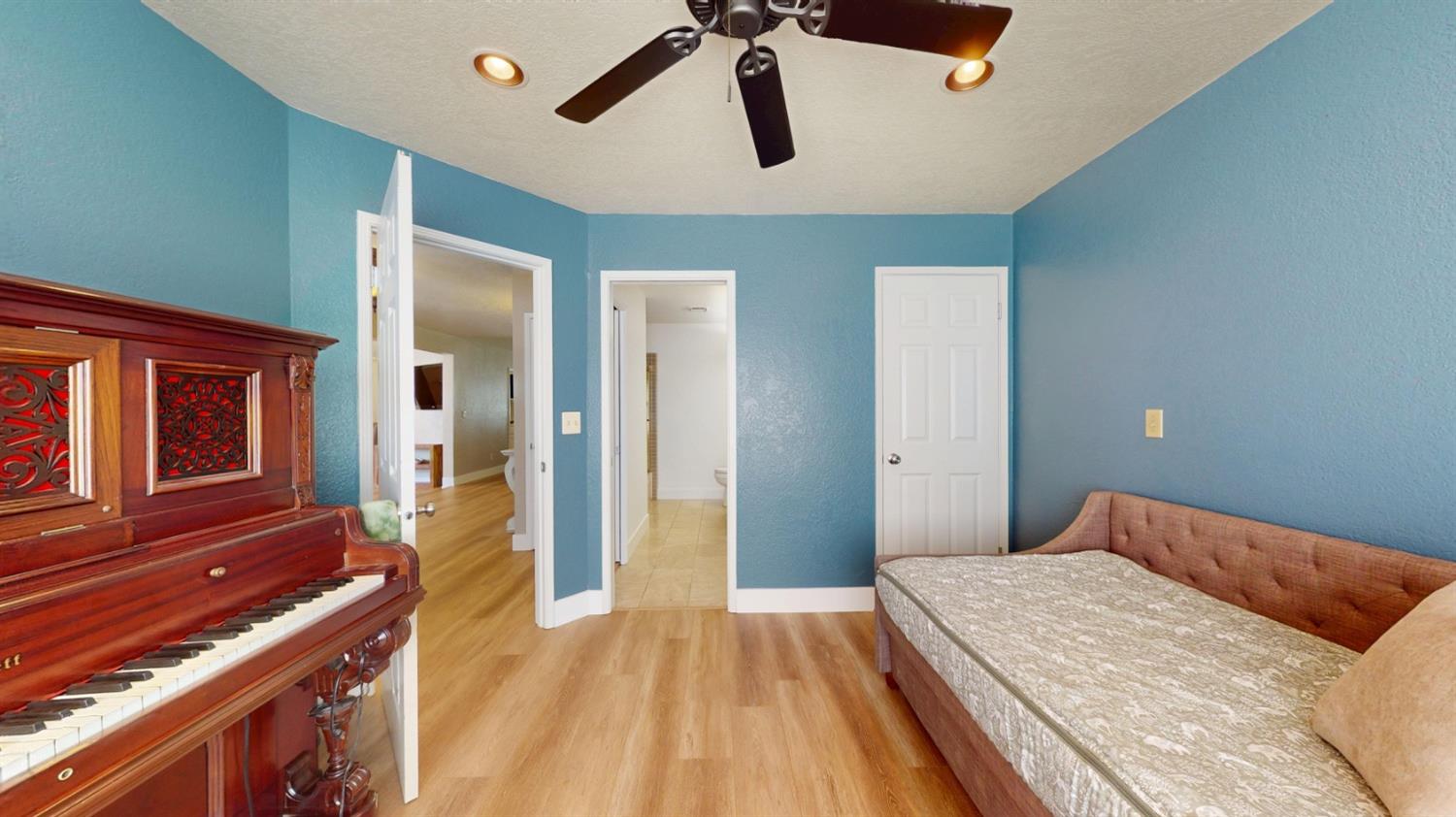 3306 Wyc Lakeshore Drive, Modesto, California image 5