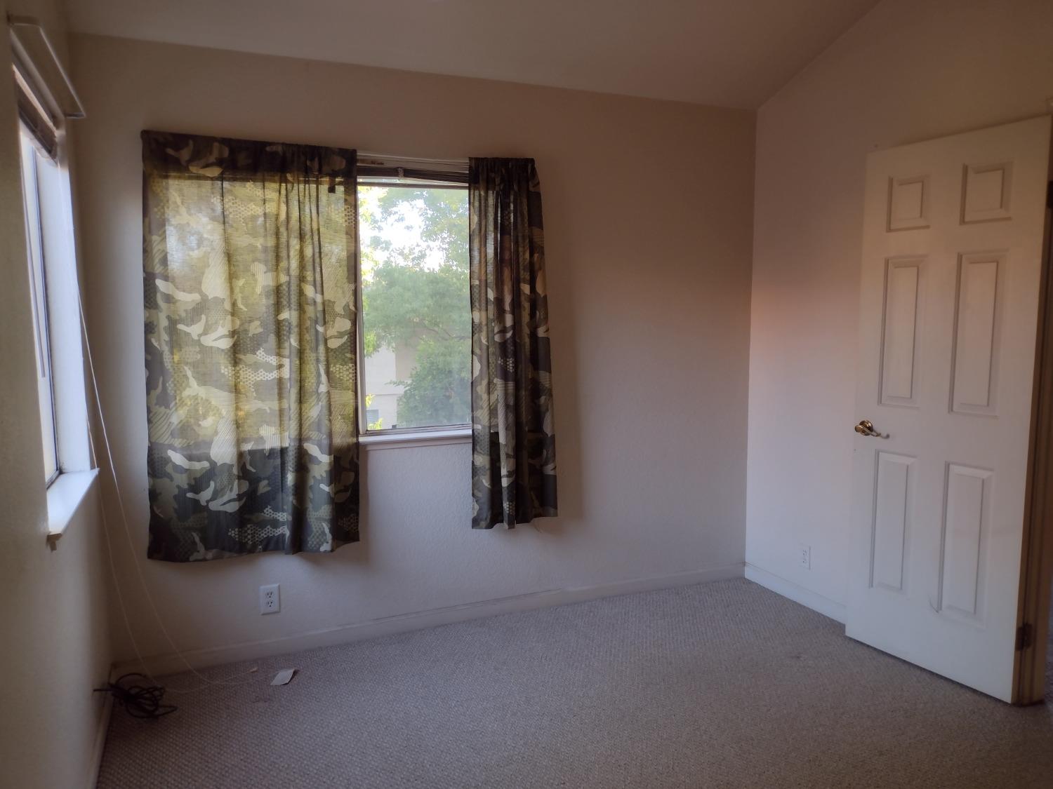 Detail Gallery Image 35 of 56 For 1900 Berryessa Dr, Modesto,  CA 95358 - 3 Beds | 2/1 Baths