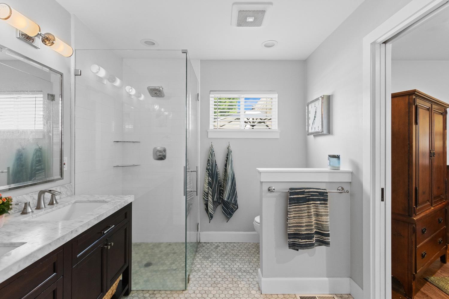 Detail Gallery Image 26 of 41 For 2837 Latham Dr, Sacramento,  CA 95864 - 3 Beds | 2/1 Baths