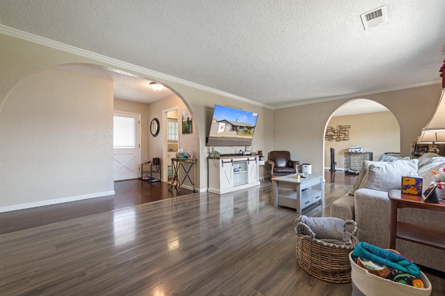 Detail Gallery Image 16 of 33 For 7795 Tamarack Dr, Dublin,  CA 94568 - 3 Beds | 2 Baths