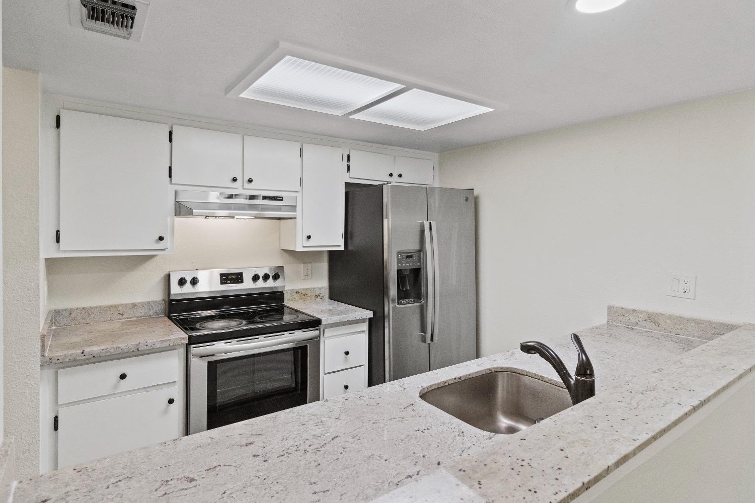 Detail Gallery Image 10 of 45 For 3546 Treleaven Ct, Antelope,  CA 95843 - 2 Beds | 2 Baths