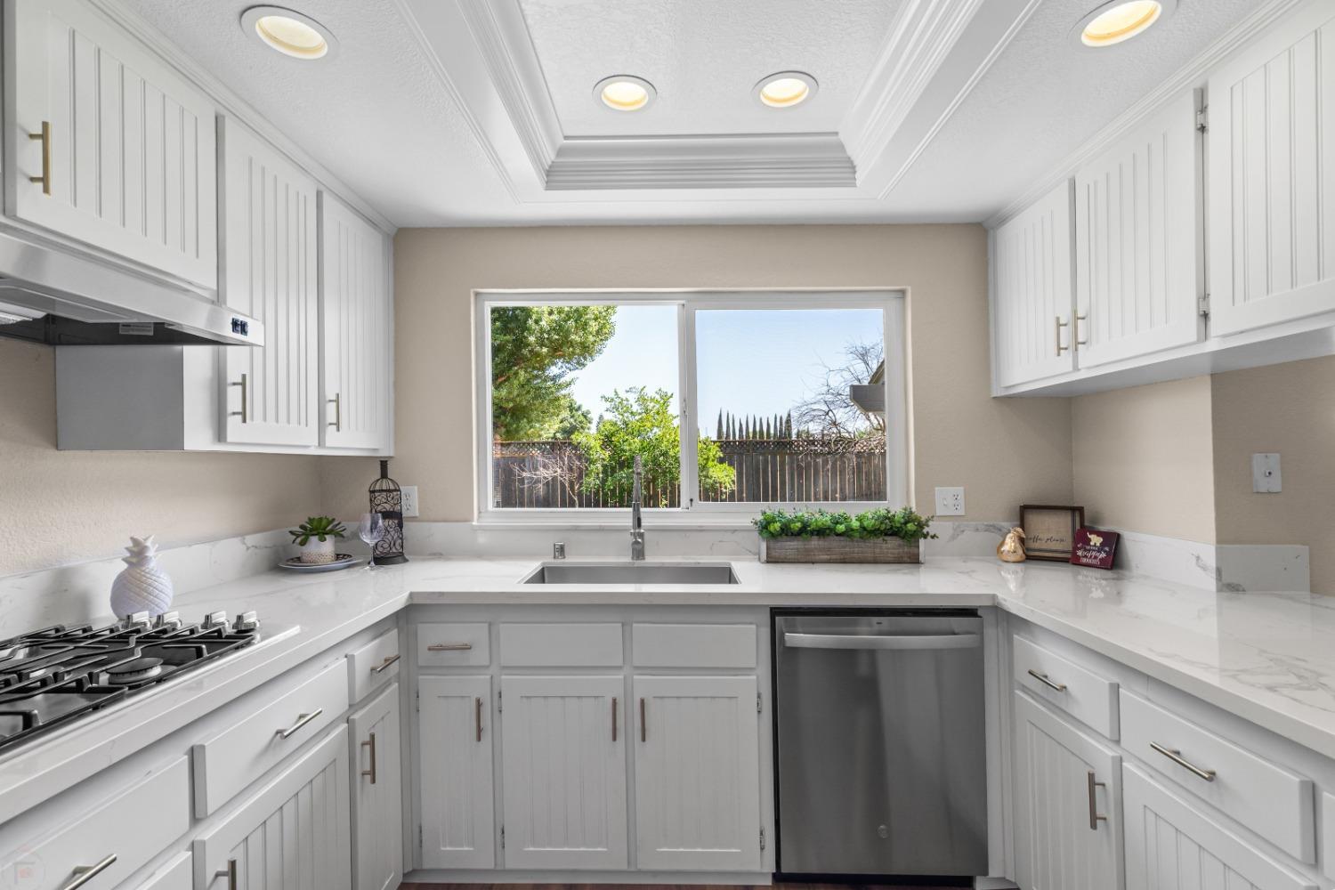 Detail Gallery Image 16 of 49 For 1340 Renown Dr, Tracy,  CA 95376 - 4 Beds | 2/1 Baths