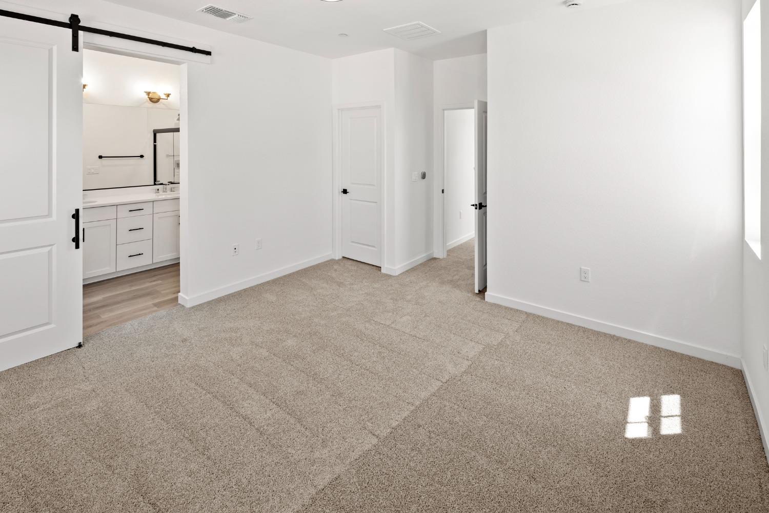 Detail Gallery Image 19 of 39 For 8636 Starburst Way, Sacramento,  CA 95823 - 4 Beds | 2/1 Baths