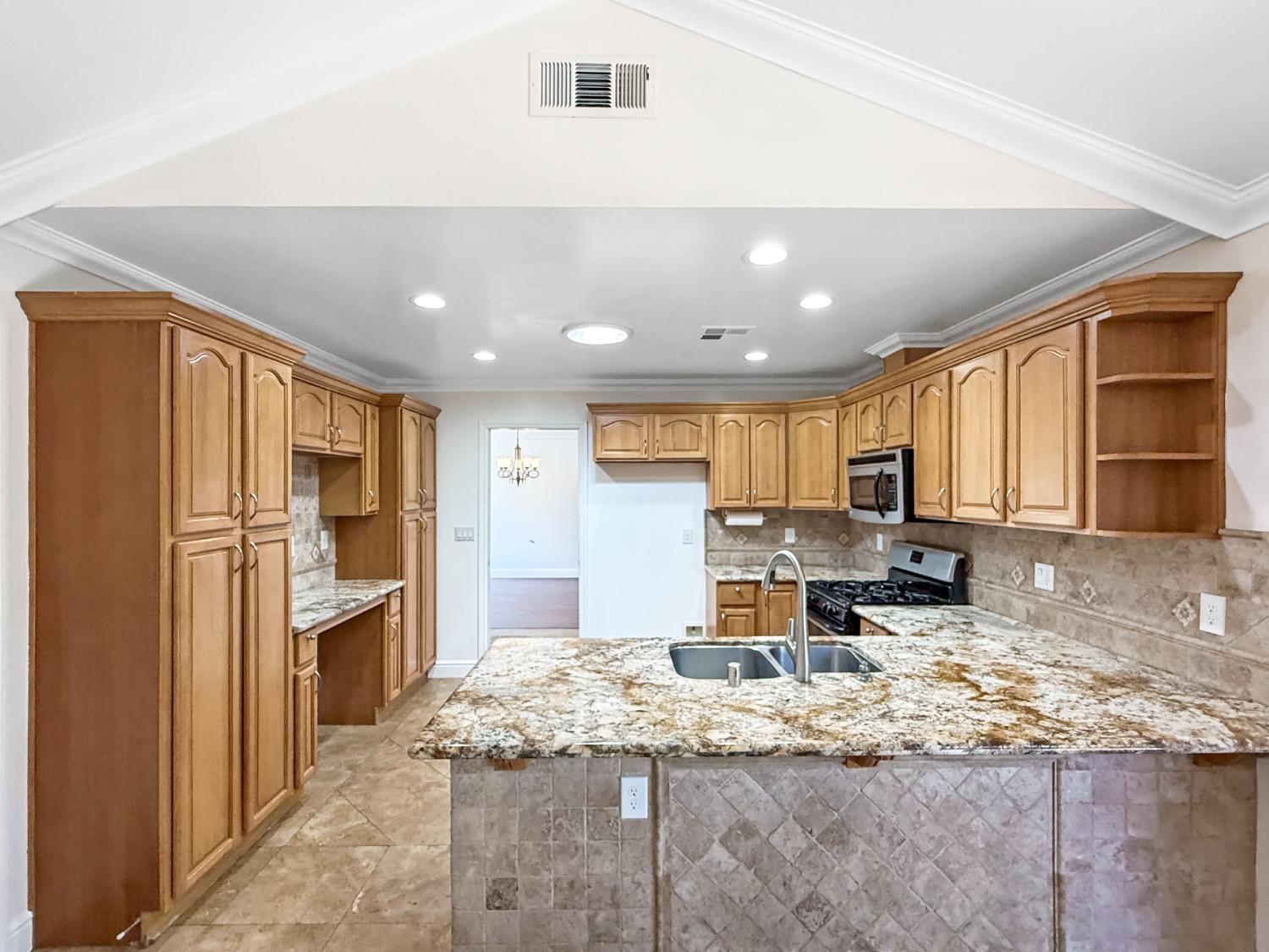 Detail Gallery Image 6 of 27 For 4169 Birdwell Way, North Highlands,  CA 95660 - 3 Beds | 2 Baths