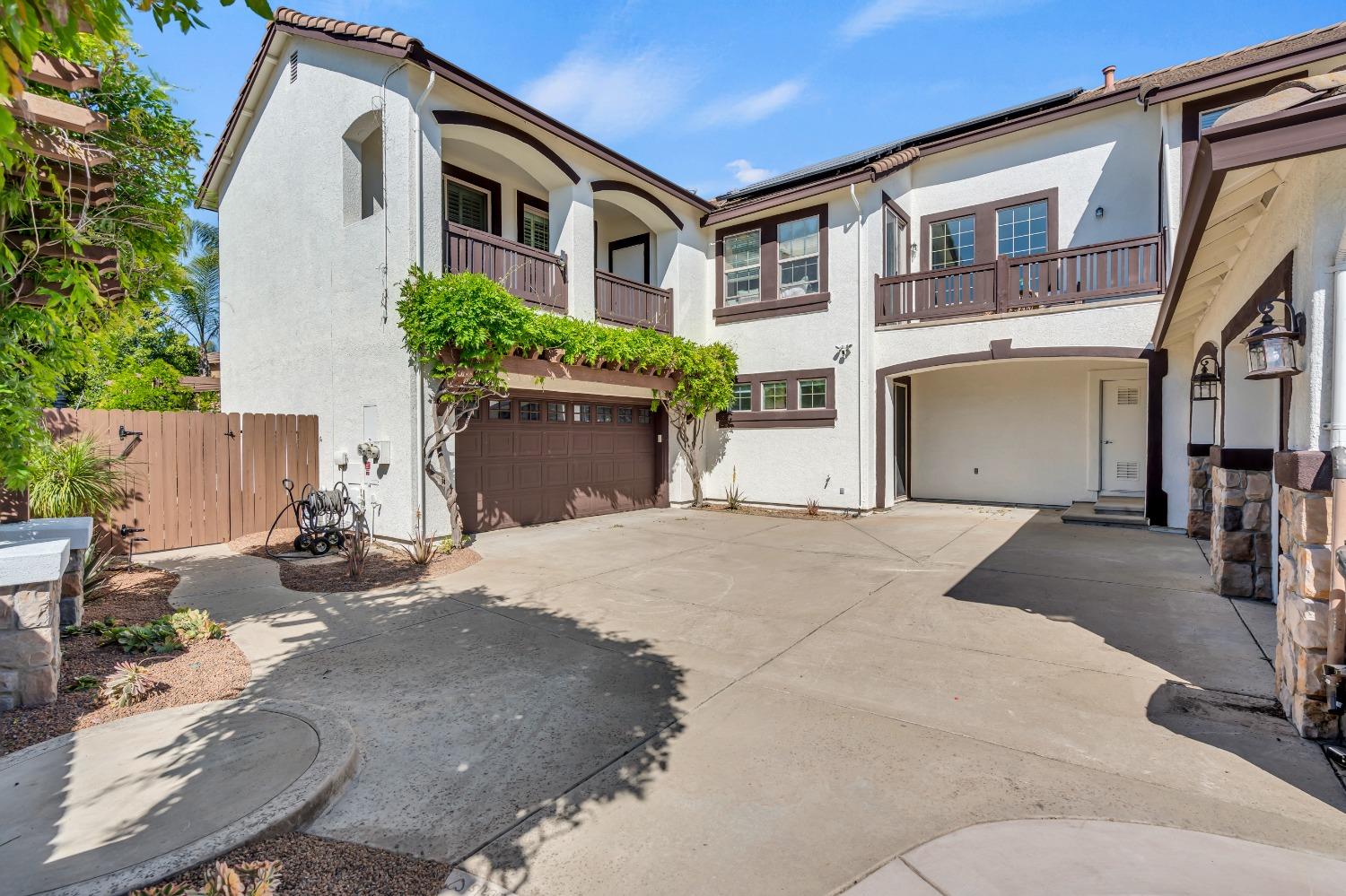 Detail Gallery Image 16 of 94 For 6600 Caprezzo Way, Elk Grove,  CA 95757 - 5 Beds | 4/1 Baths