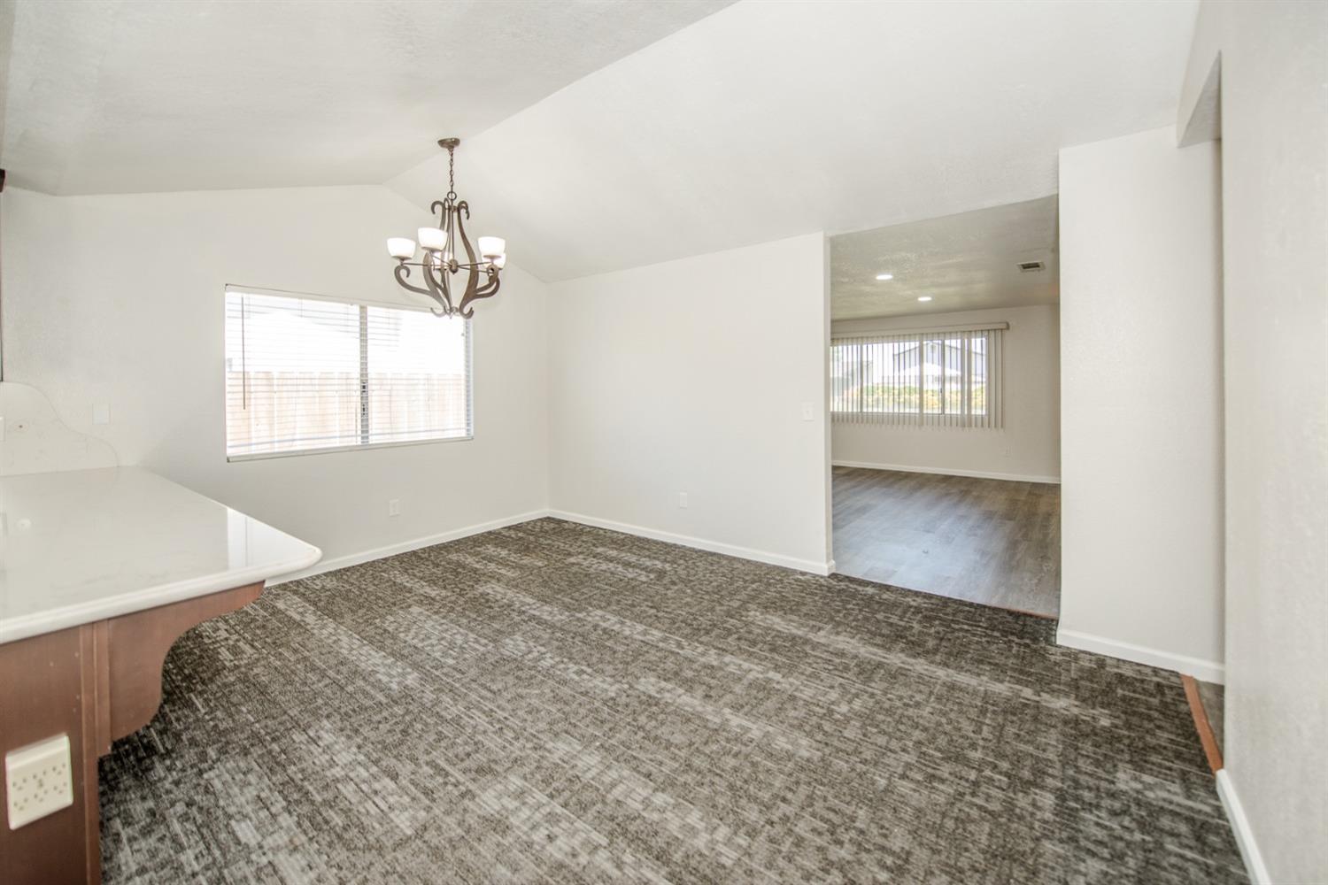 Detail Gallery Image 12 of 46 For 1925 Arrowsmith Dr, Manteca,  CA 95336 - 3 Beds | 2 Baths