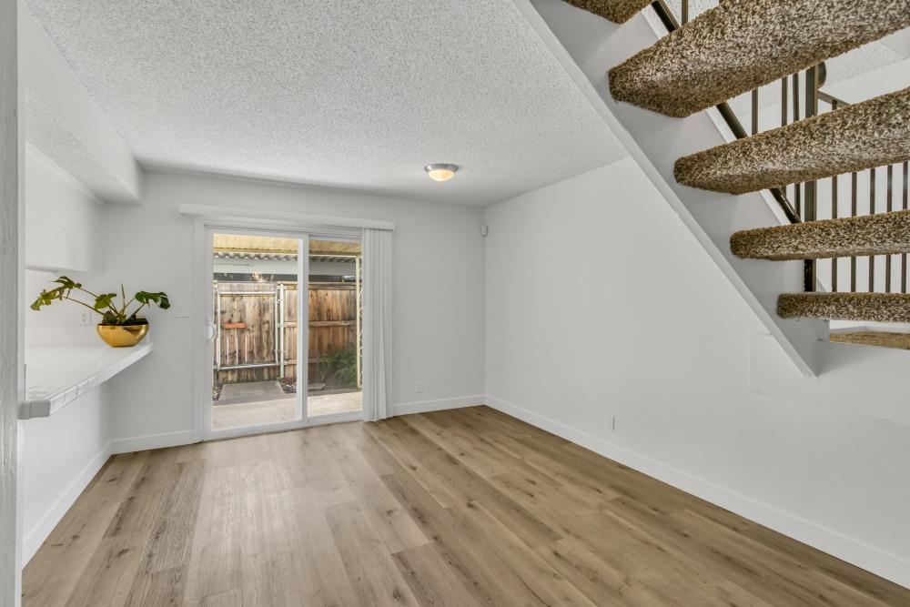 Detail Gallery Image 11 of 57 For 4020 Knoll Top Ct, Carmichael,  CA 95608 - 3 Beds | 1/1 Baths