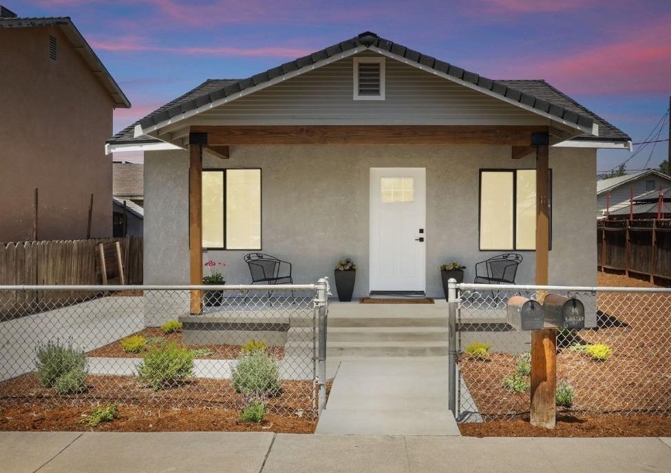 Detail Gallery Image 2 of 25 For 11 E 1st St, Tracy,  CA 95376 - 2 Beds | 1 Baths