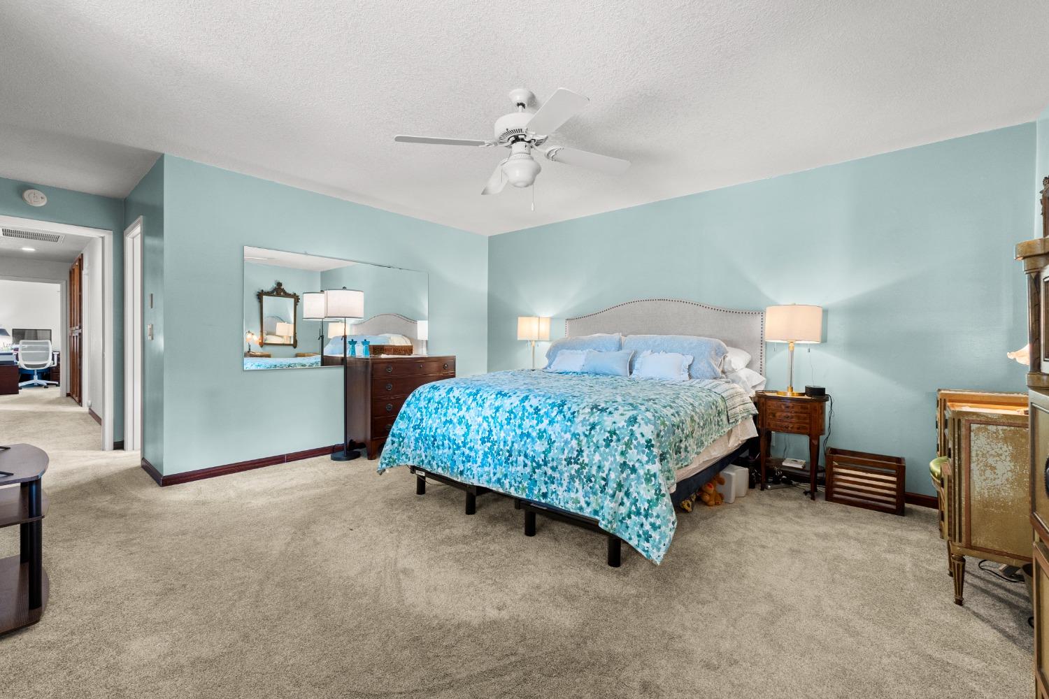 Detail Gallery Image 30 of 47 For 24 Sage River Cir, Sacramento,  CA 95831 - 3 Beds | 3 Baths