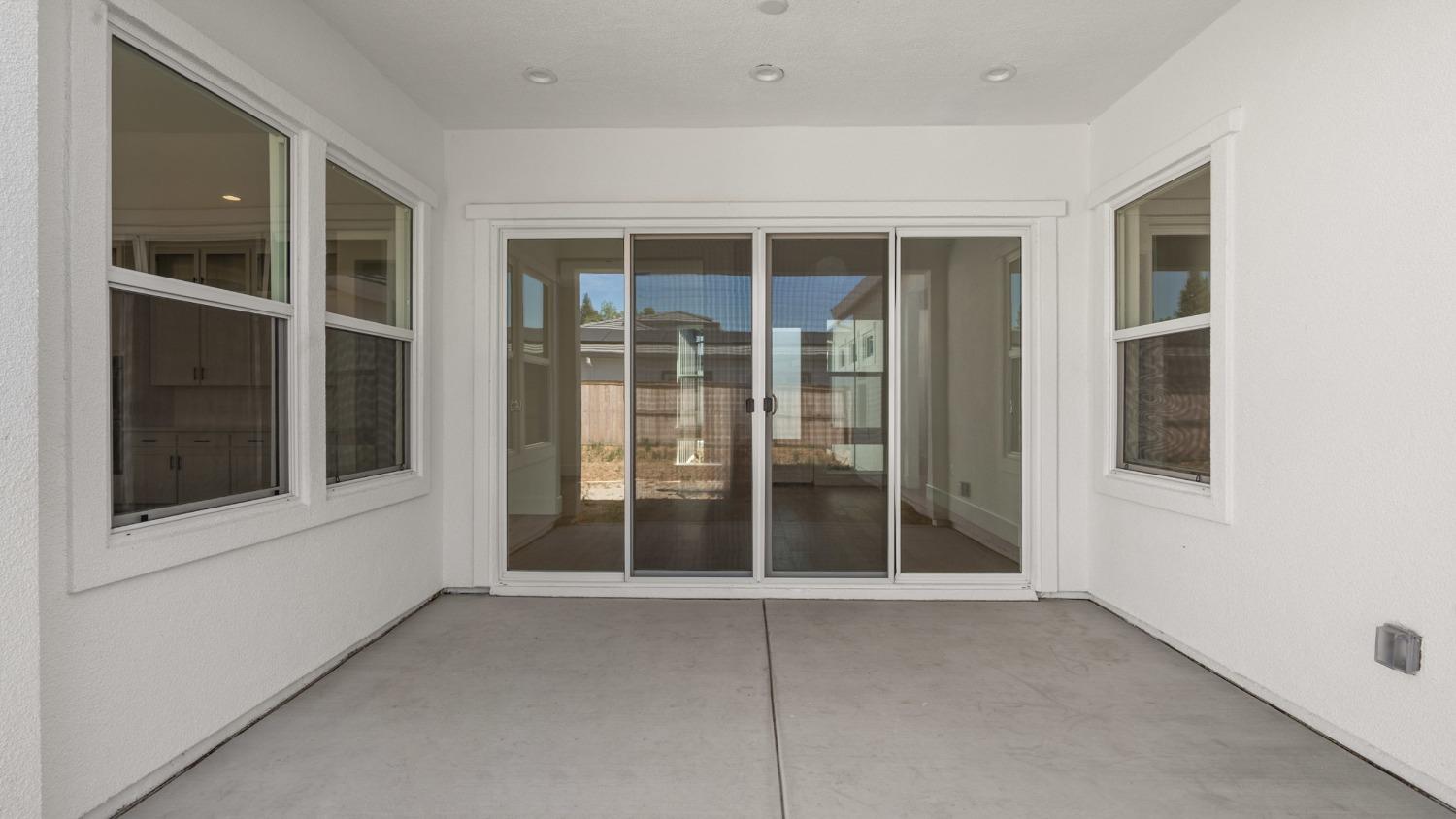 Detail Gallery Image 23 of 25 For 3840 Fletcher Peak Cir, Roseville,  CA 95661 - 4 Beds | 2/1 Baths