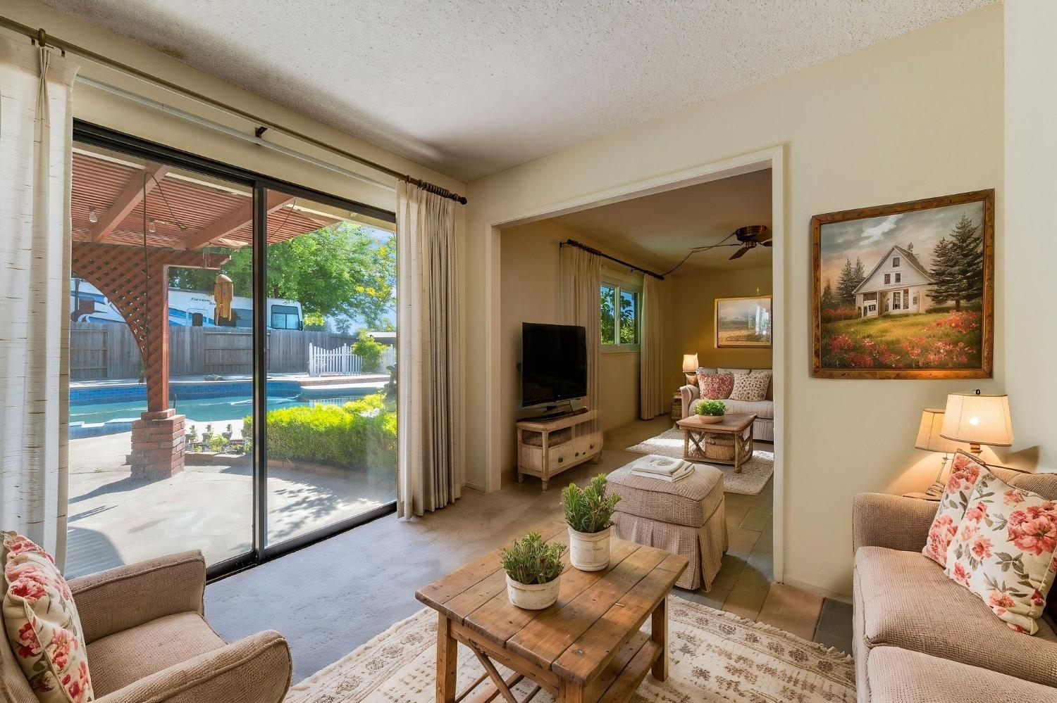 Detail Gallery Image 11 of 40 For 8700 Tipton Ct, Elk Grove,  CA 95624 - 3 Beds | 2/1 Baths