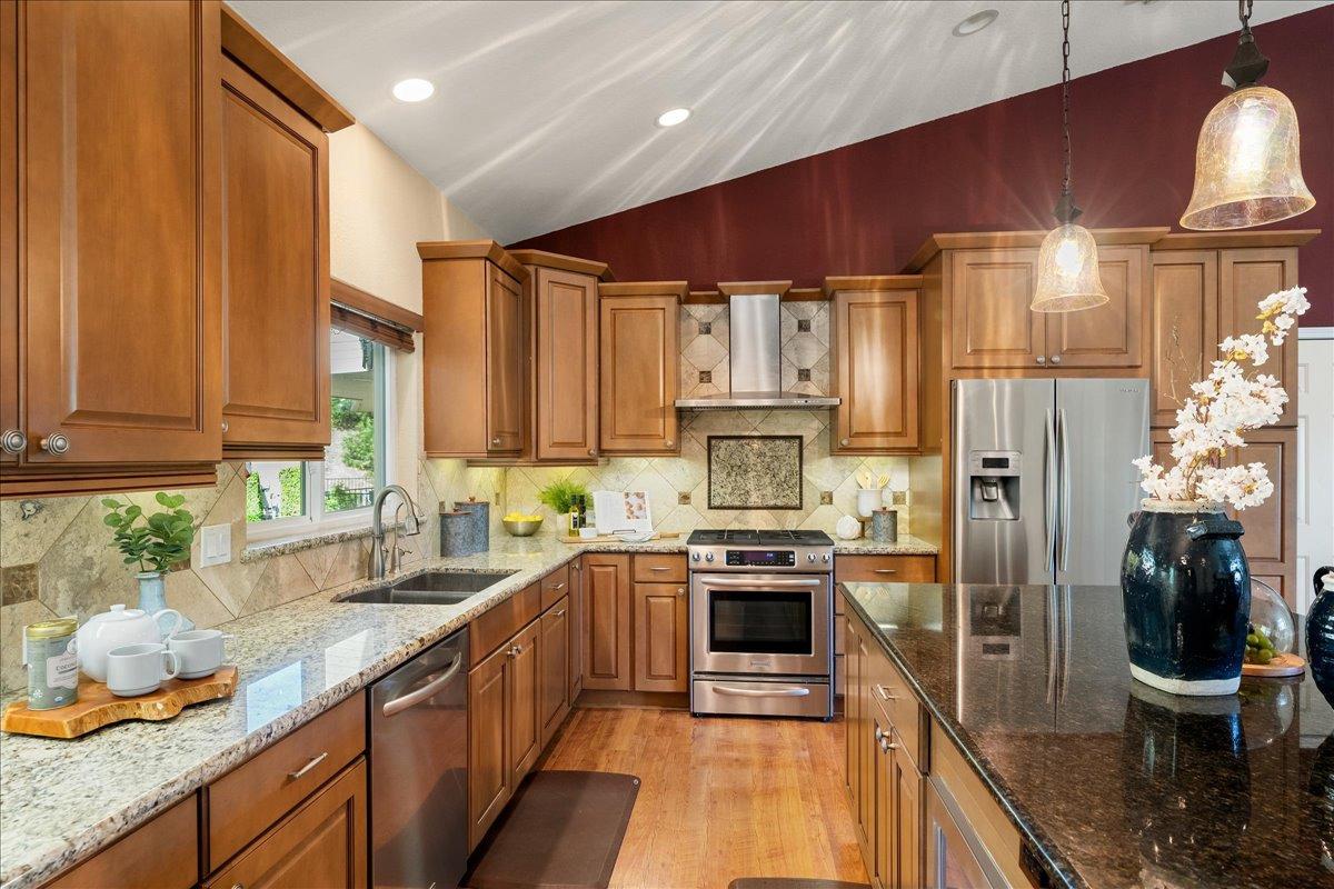 Detail Gallery Image 13 of 69 For 150 Spring Ln, Newcastle,  CA 95658 - 3 Beds | 3 Baths