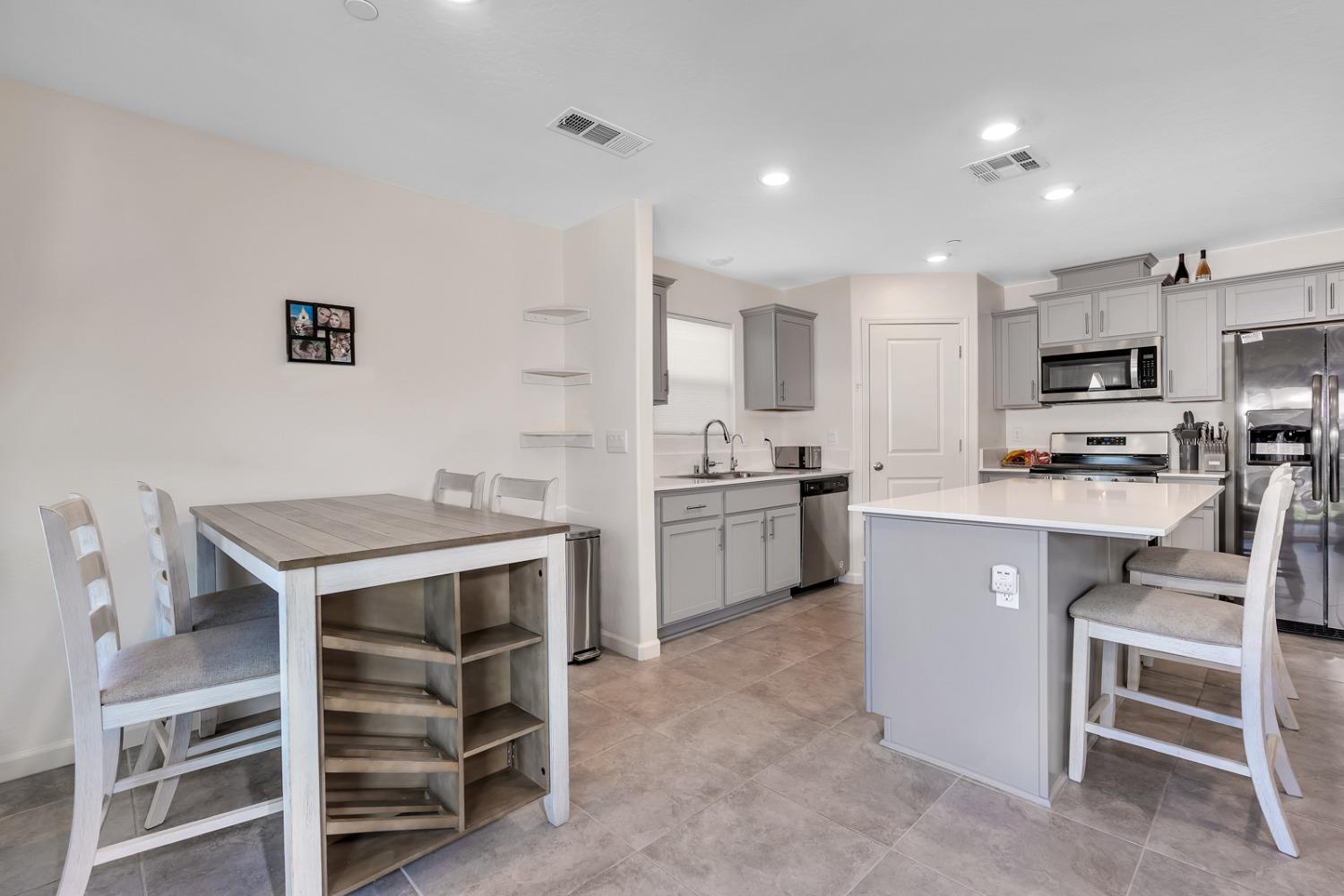 Detail Gallery Image 21 of 48 For 627 Suzanne Dr, Merced,  CA 95348 - 4 Beds | 2 Baths