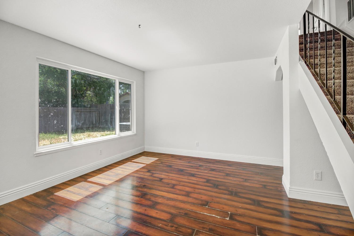 Detail Gallery Image 6 of 39 For 5756 Himalaya Way, Citrus Heights,  CA 95621 - 4 Beds | 3/1 Baths