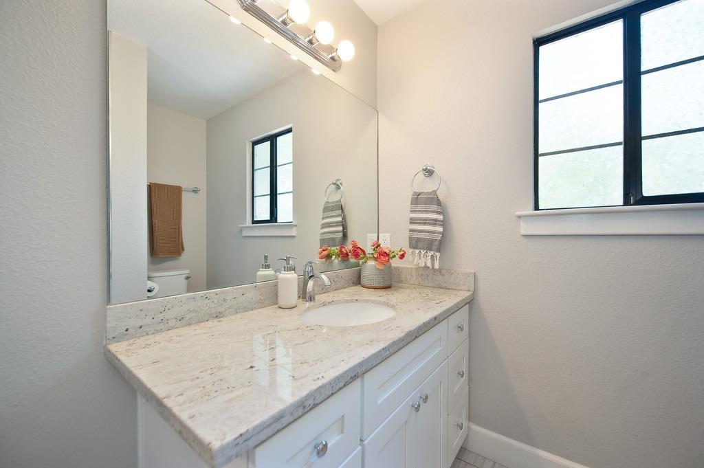 Detail Gallery Image 33 of 46 For 849 10th Ave, Sacramento,  CA 95818 - 3 Beds | 2 Baths